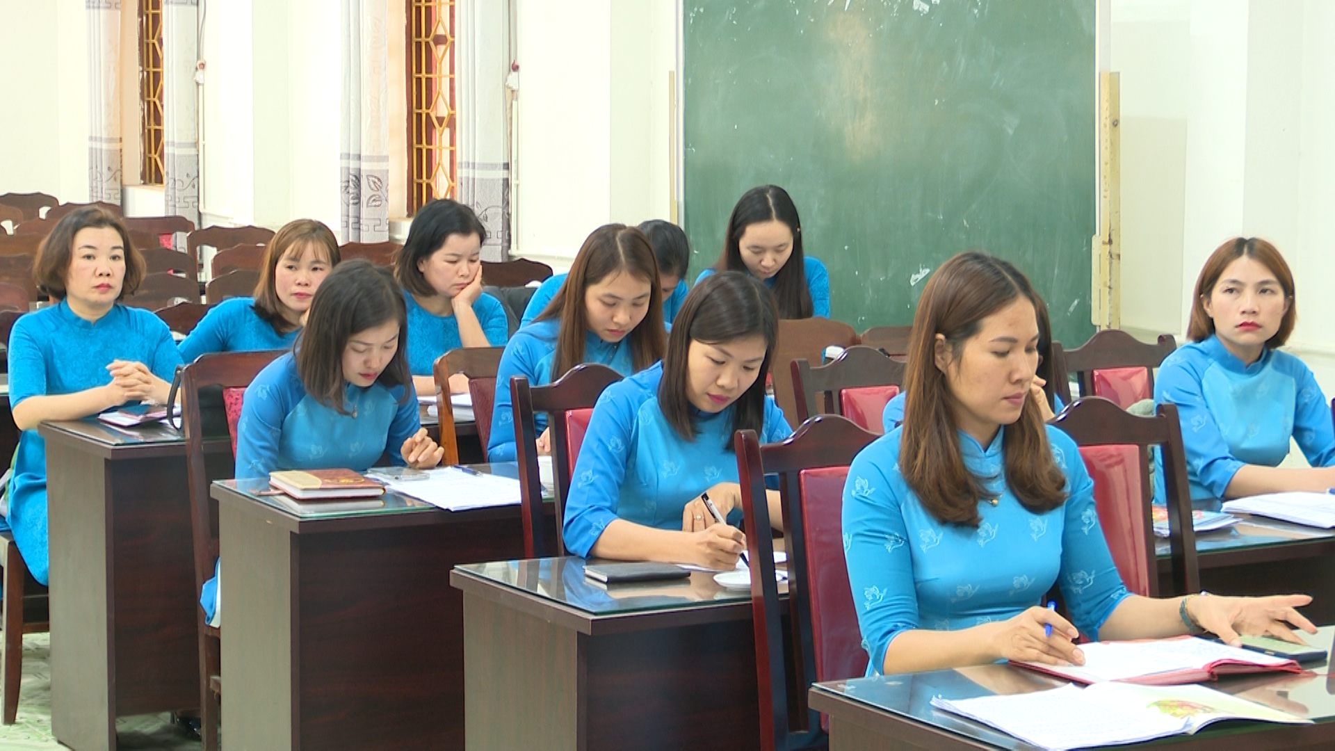 Các đại biểu dự hội nghị