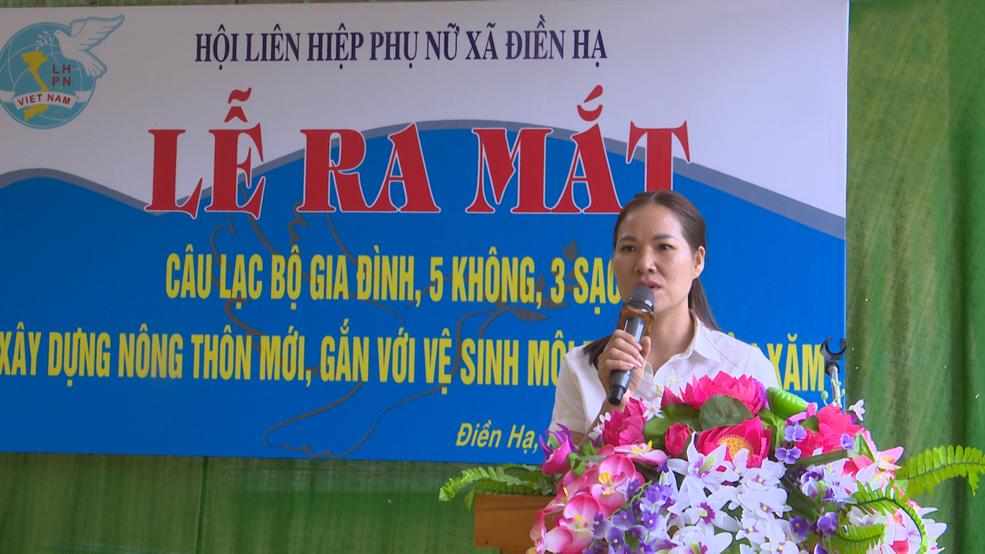 Đồng chí Hà Thị Tâm, Phó Chủ tịch Hội LHPN huyện phát biểu tại buổi lễ