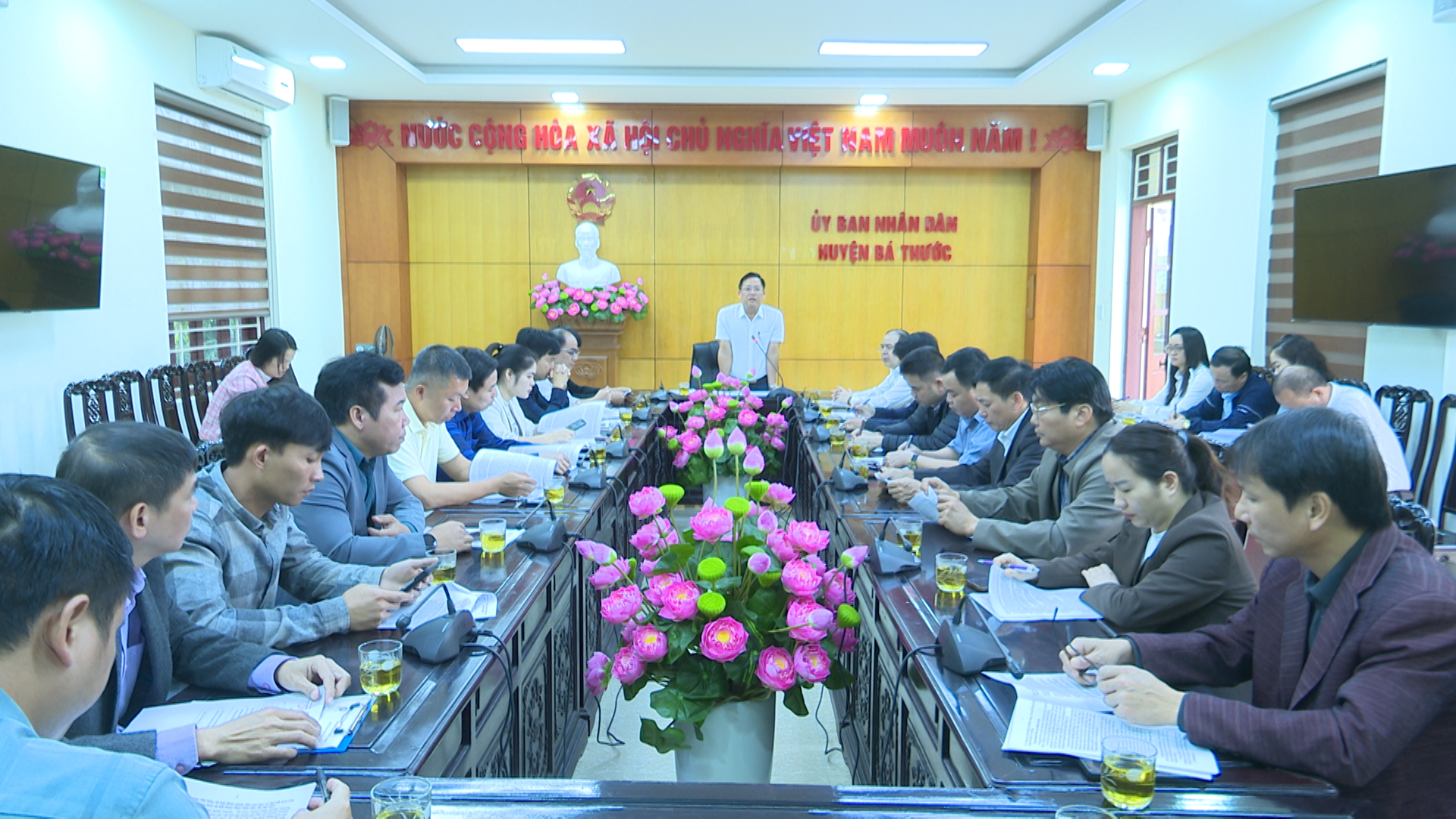 Toàn cảnh buổi gặp mặt các doanh nghiệp và hộ kinh doanh du lịch.