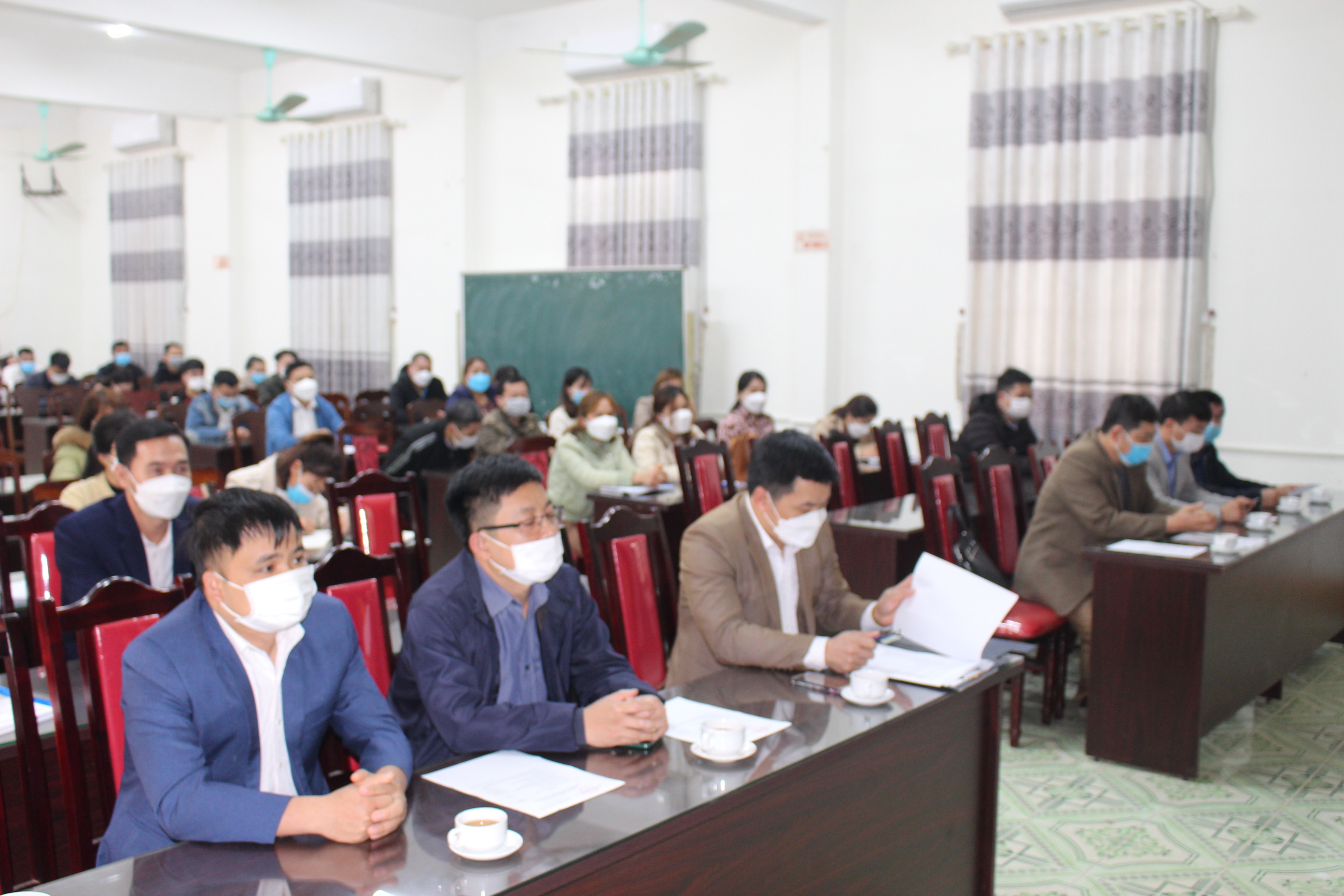 Các đại biểu dự buổi lễ