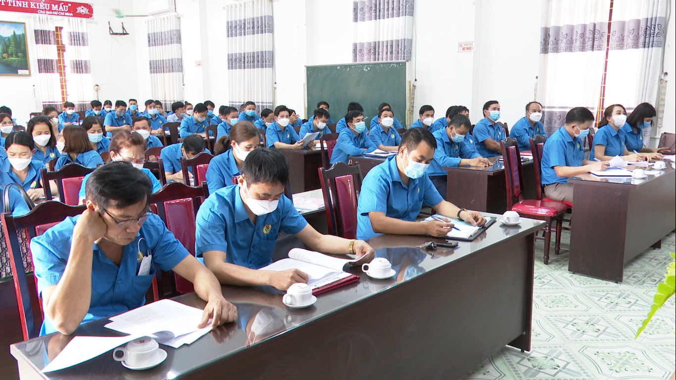 Các đại biểu tham dự hội nghị