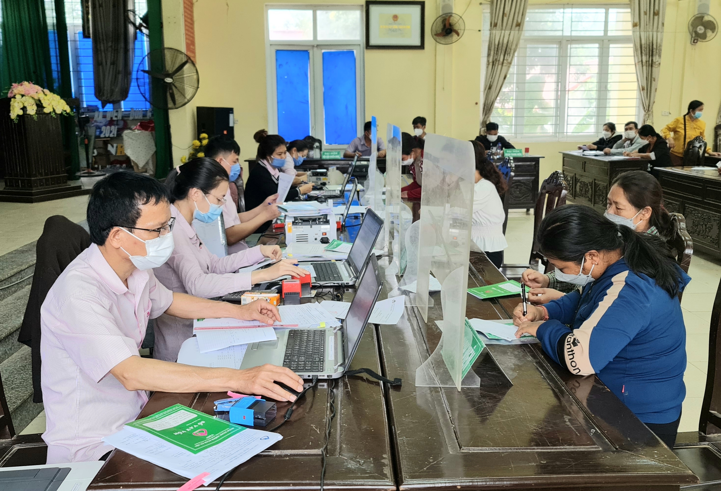 Ngân hàng CSXH Bá Thước triển khai thực hiện Chương trình cho vay hộ sản xuất, kinh doanh tại vùng khó khăn