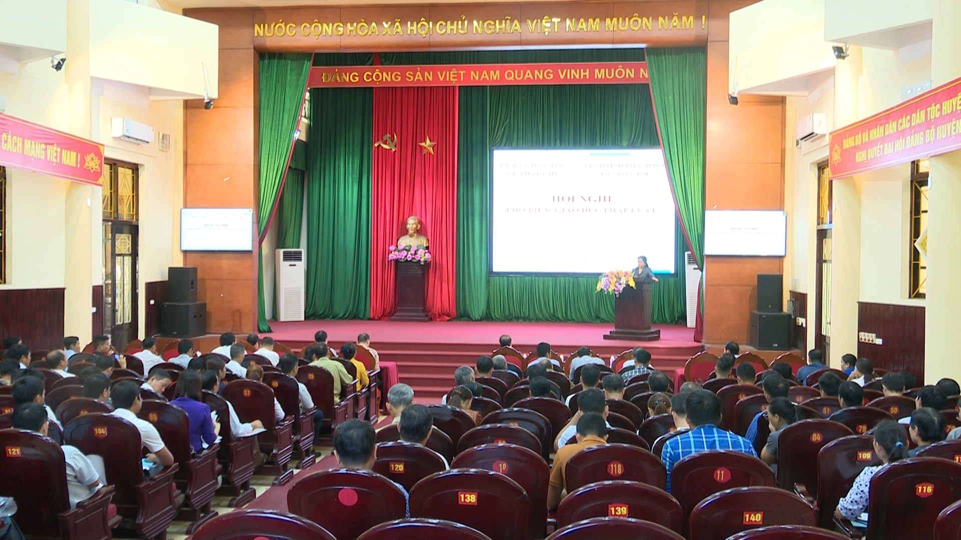 Toàn cảnh hội nghị
