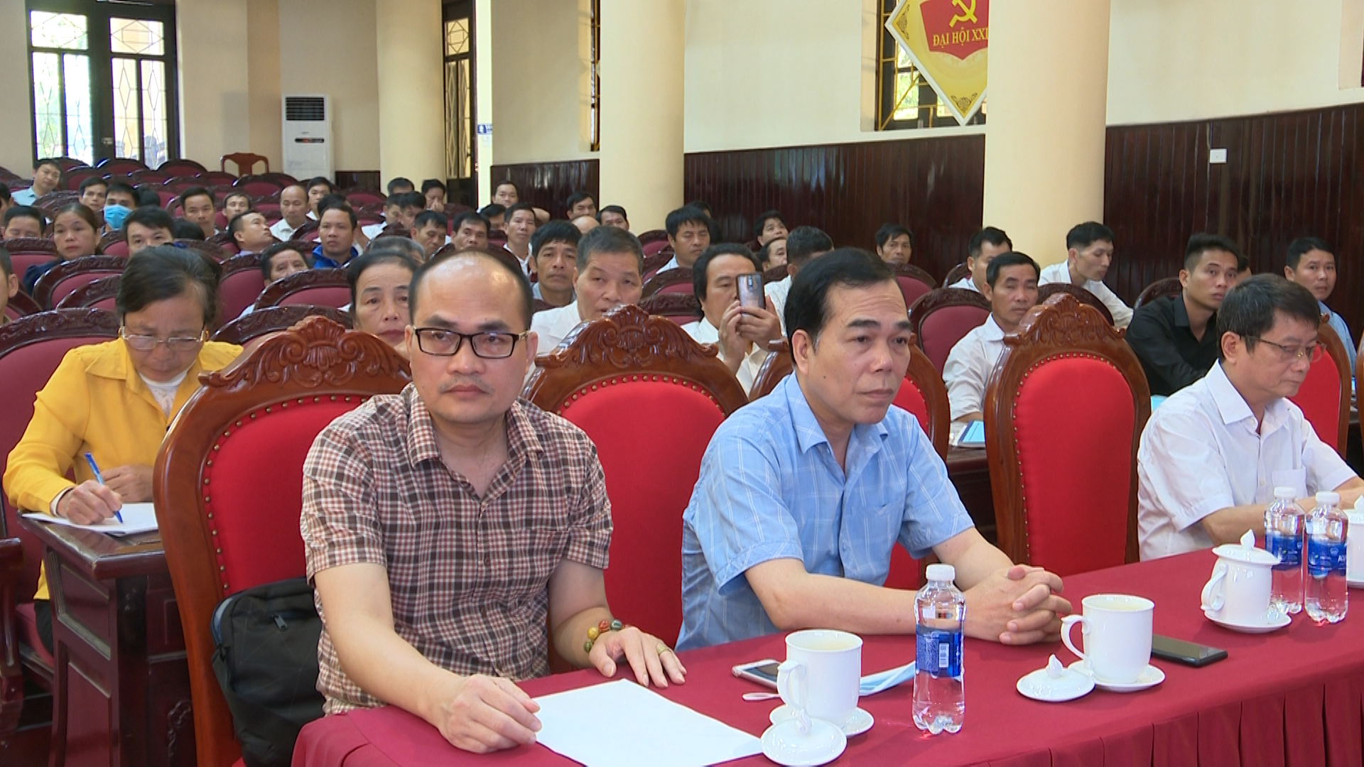 Các đại biểu dự hội nghị