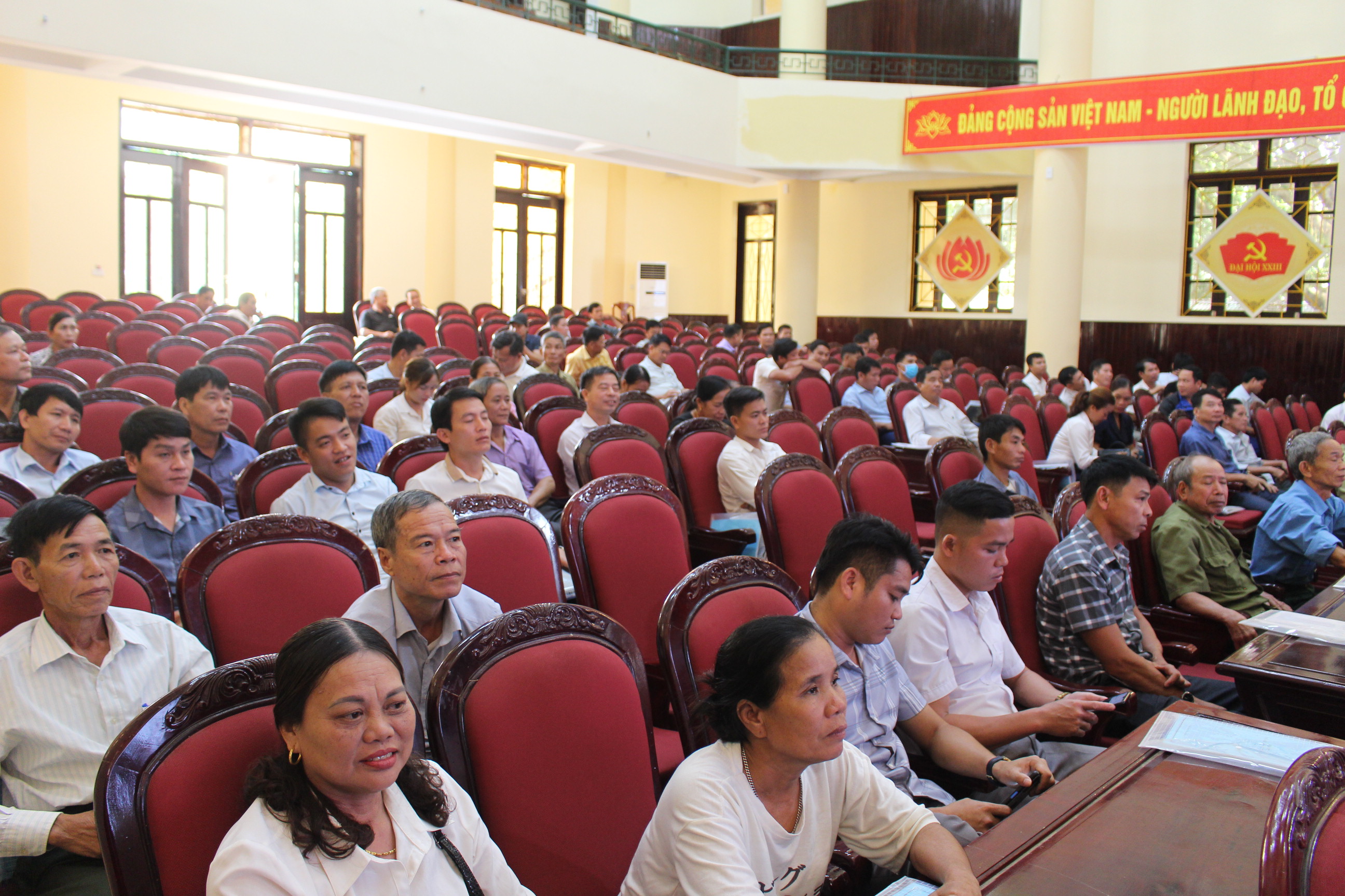 Các đại biểu dự hội nghị