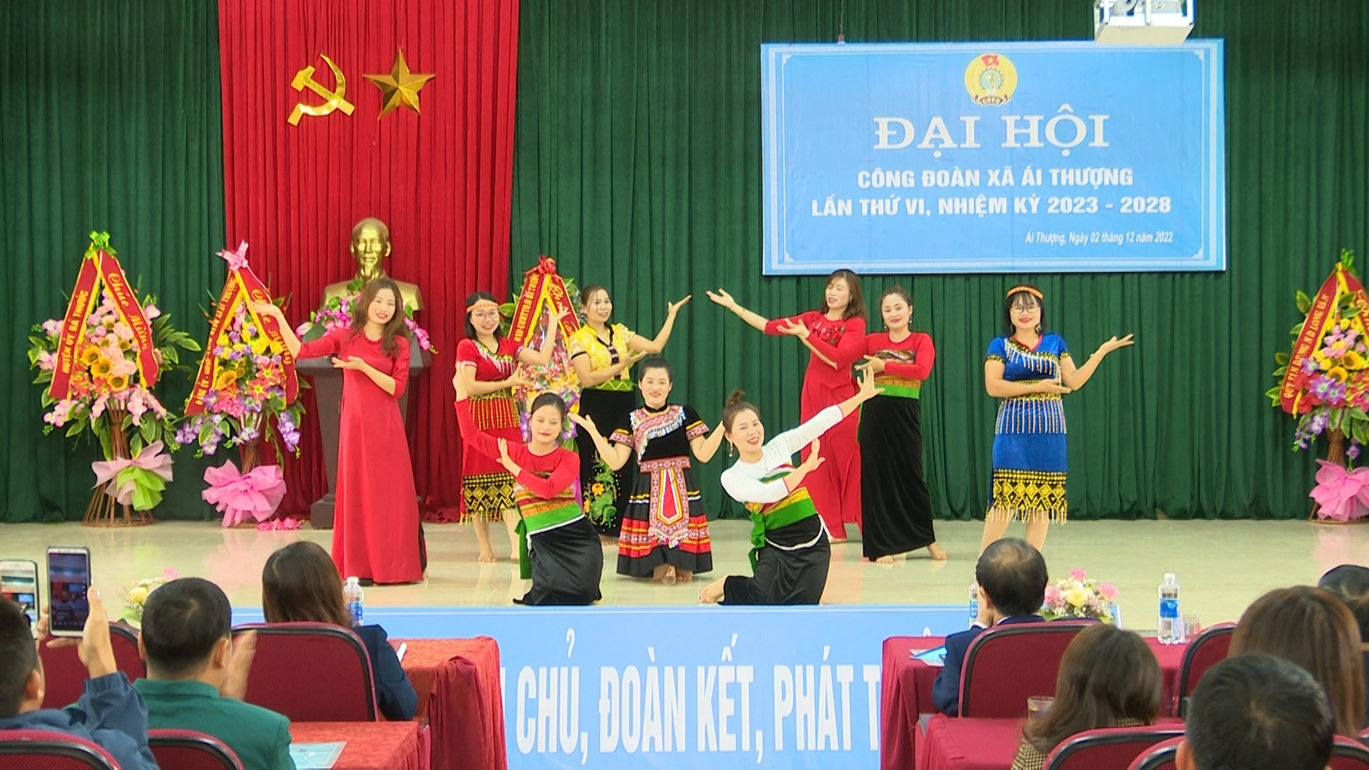 Một số tiết mục văn nghệ đặc sắc chào mừng Đại hội