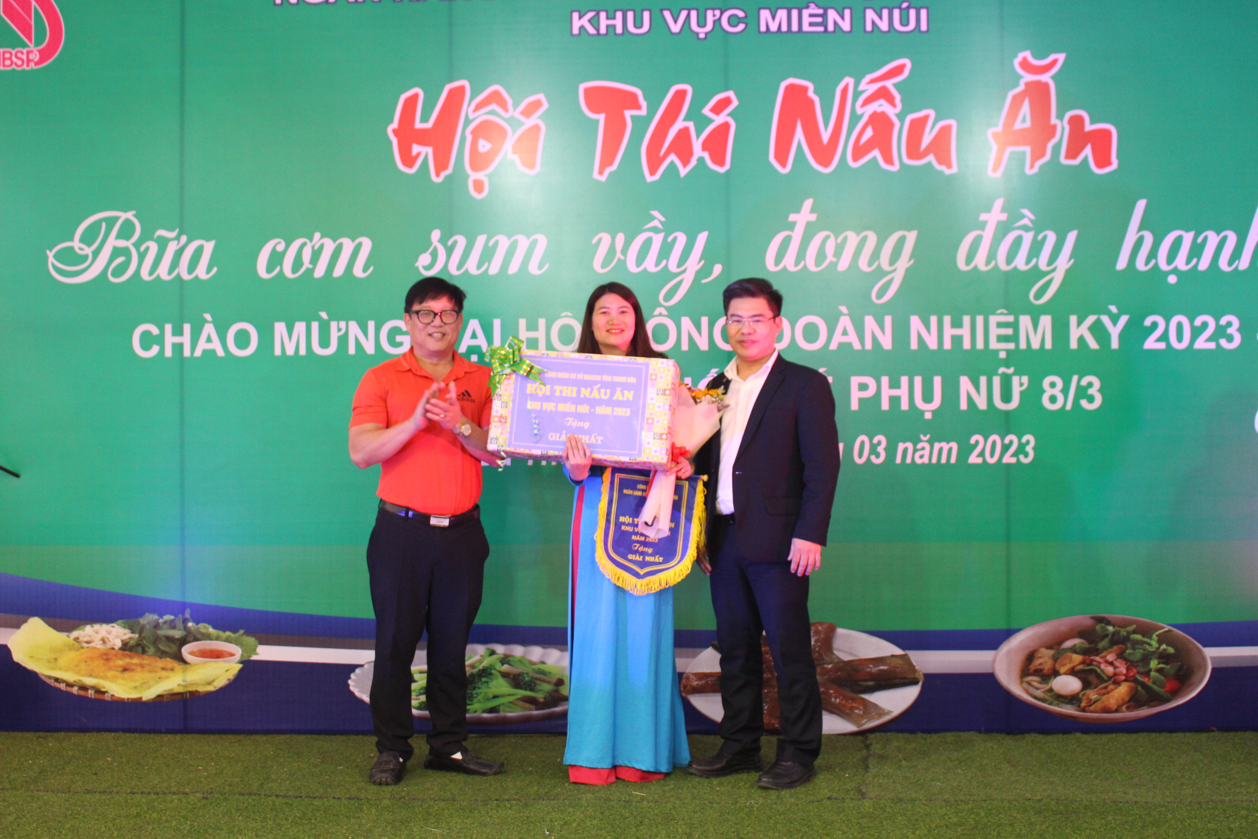 Công đoàn bộ phận Phòng giao dịch NHCSXH huyện Bá Thước dành giải nhất hội thi