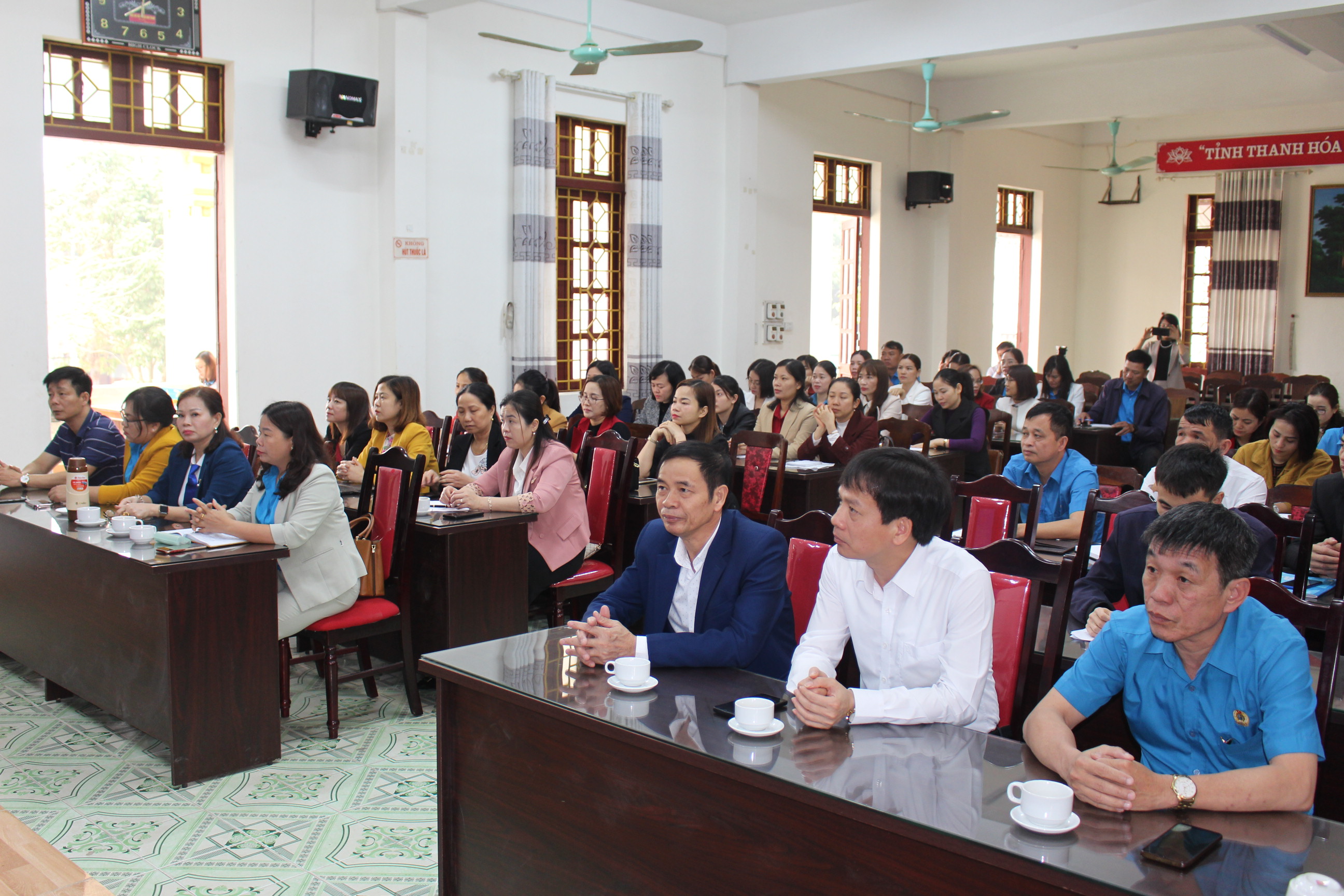 Các đại biểu dự hội nghị