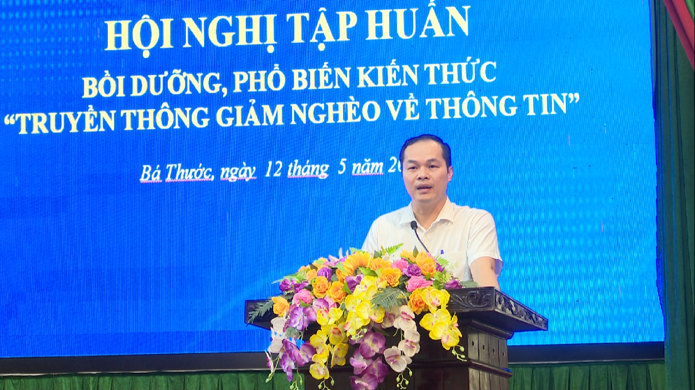 Đồng chí Trương Văn Minh, Trưởng phòng Văn hoá, Thông tin huyện khai mạc hội nghị