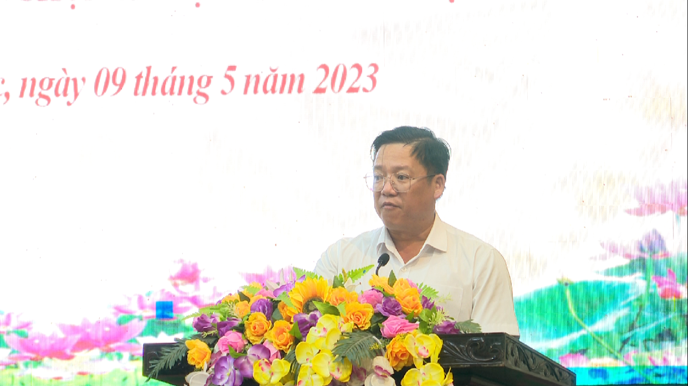 Đồng chí Ngọ Đình Hải, Phó Bí thư Huyện uỷ, Chủ tịch UBND huyện, Chủ tịch Hội đồng NVQS huyện khai mạc hội nghị