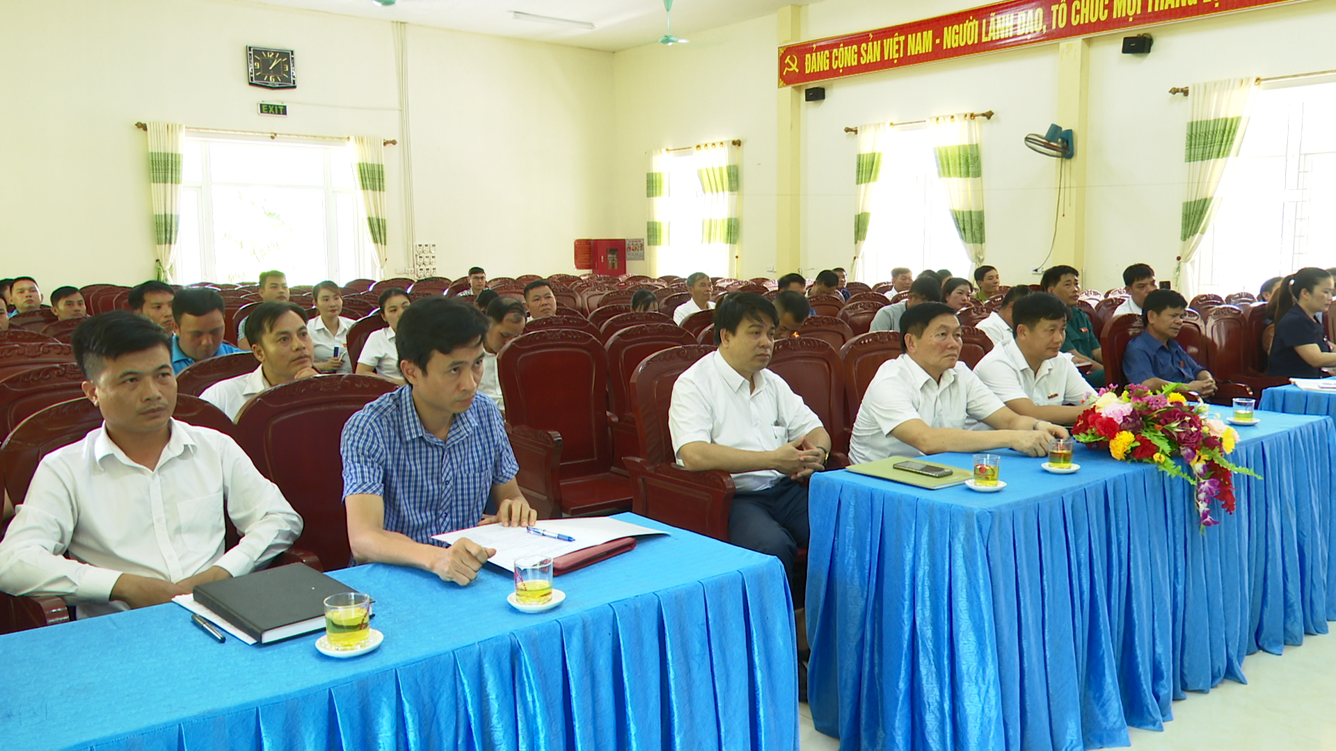 Các đại biểu tham dự lễ công bố