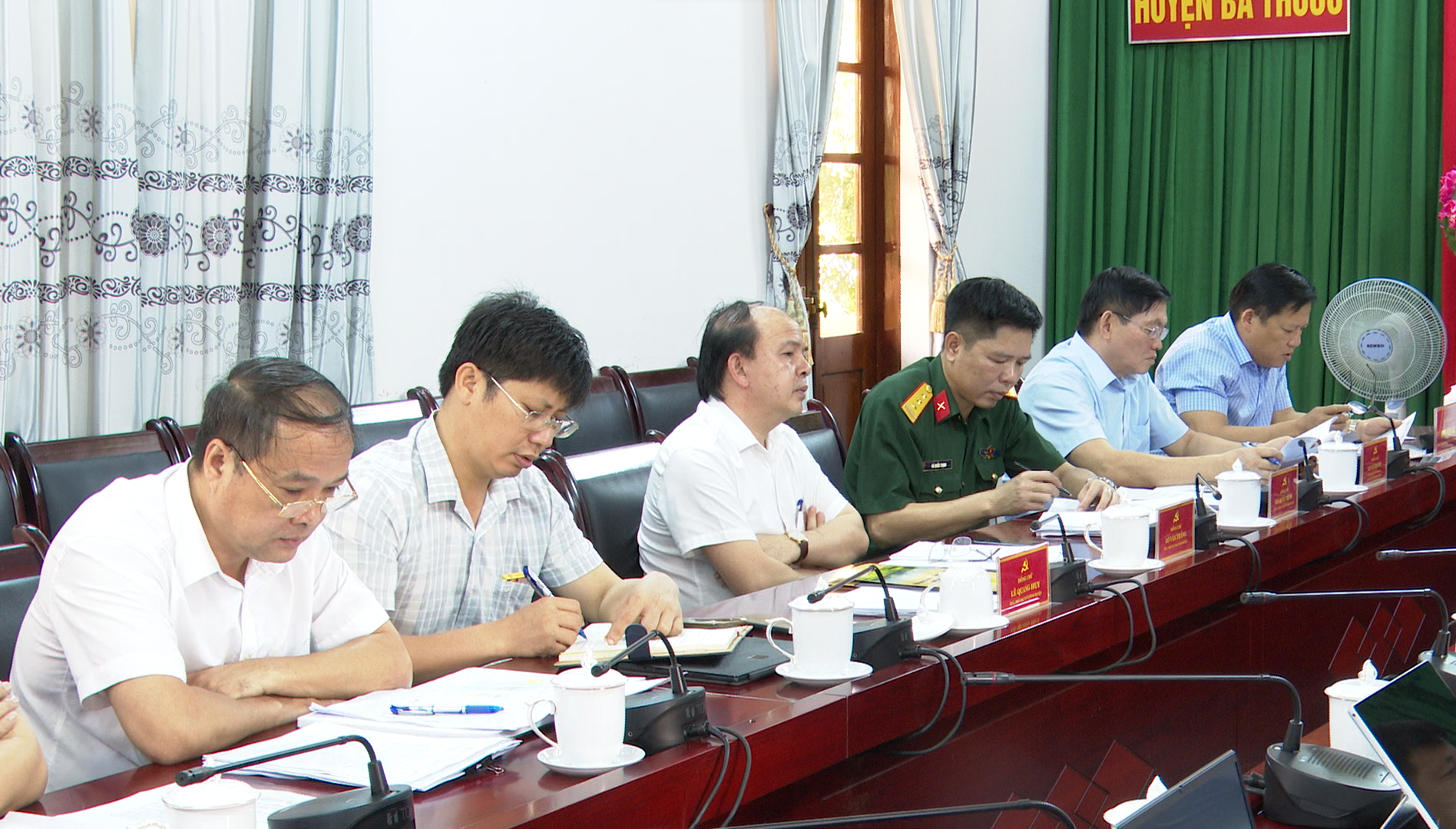 Các đại biểu tham dự hội nghị