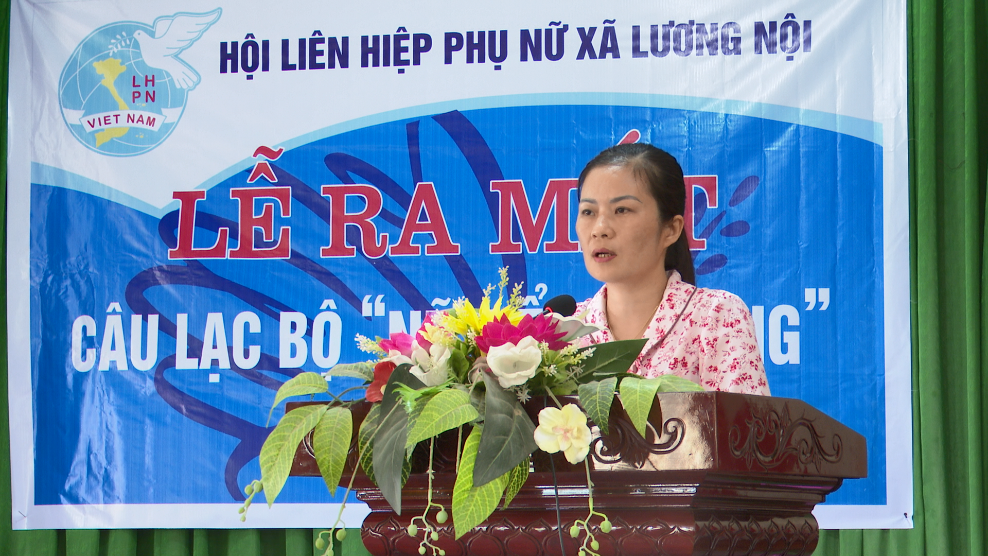 Đồng chí Lê Thị Hải Lý, Huyện ủy viên, Chủ tịch Hội LHPN huyện phát biểu tại buổi lễ