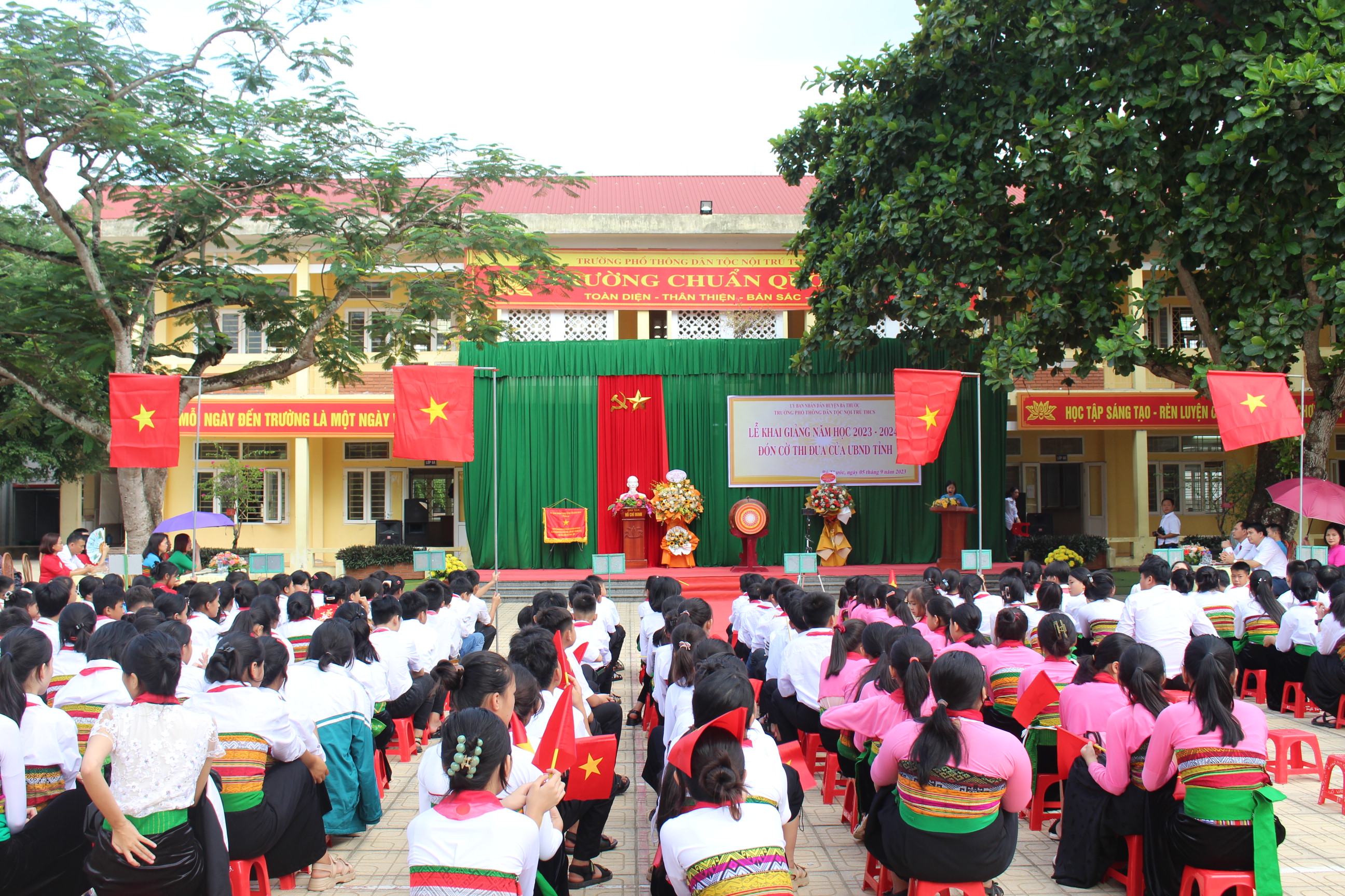 Toàn cảnh Lễ khai giảng năm học 2023-2024 tại trường PTDT Nội trú - THCS huyện
