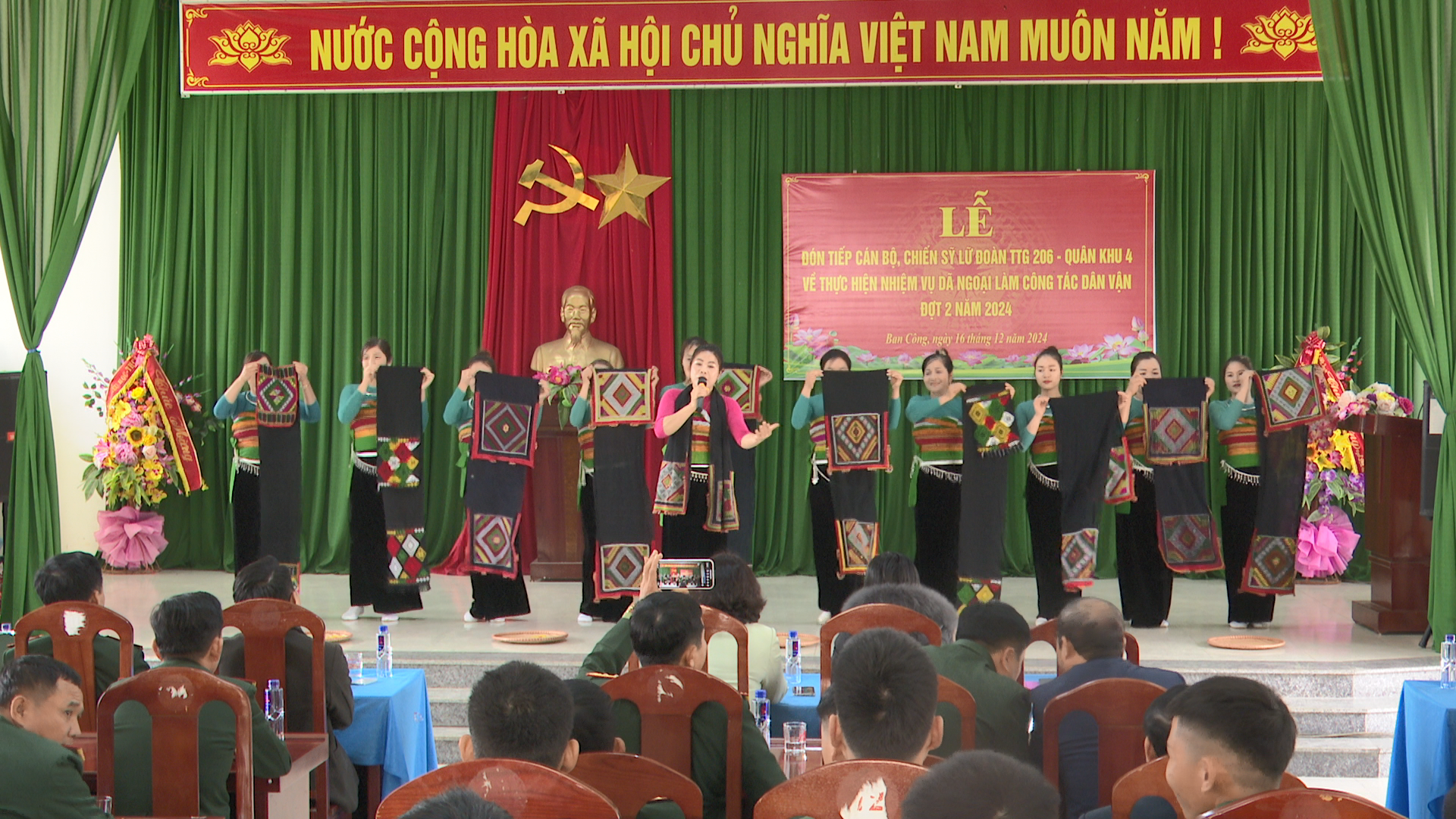 Một số tiết mục văn nghệ chào mừng tại buổi lễ